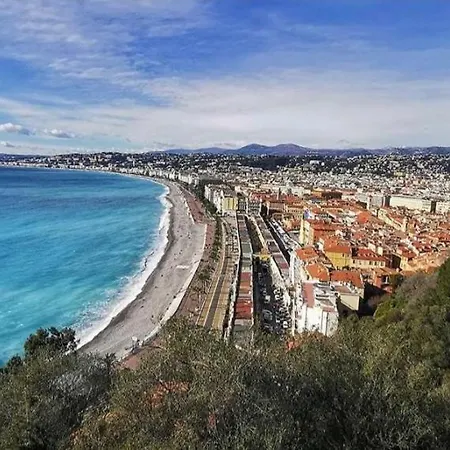 Grand Apt Calme Clair Central Et Contemporain Appartement